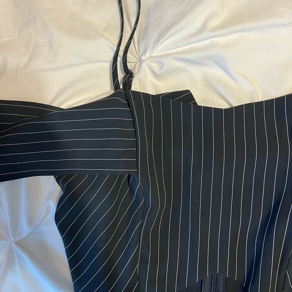 Gorgeous Forever 21 Navy Blue Pinstripe Bodysuit - Picture 5 of 9